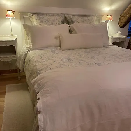 Bed and breakfast Maison Charmille 3*